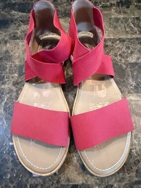 Sorel. Ella Sandal. Red Suede. Size 9.